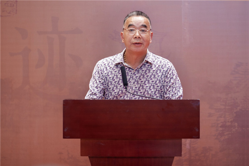 3廣西美術(shù)家協(xié)會(huì )副主席、桂林市美術(shù)家協(xié)會(huì )主席張賢宣讀賀信.jpg