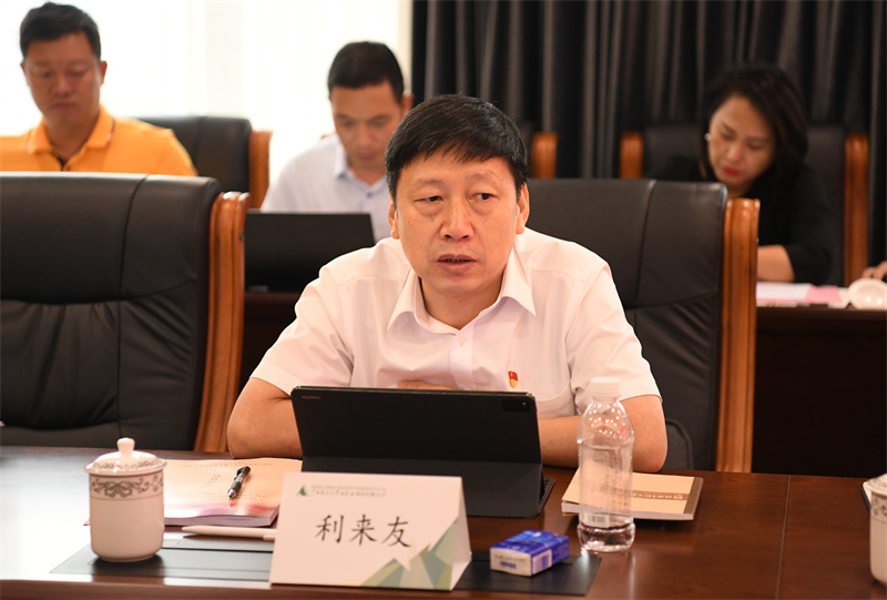 1.自治區黨委宣傳部副部長(cháng)利來(lái)友講話(huà) 李顯楊攝.jpg