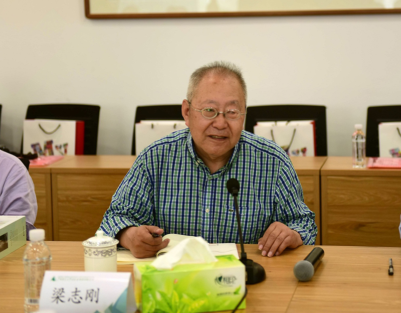 季羨林學(xué)生，北京市教育學(xué)會(huì )文化傳承與創(chuàng  )新教育研究會(huì )顧問(wèn)，曾任國家檔案局中央檔案館司長(cháng)的梁志剛先生發(fā)言（廖茹畫(huà)攝）.jpg