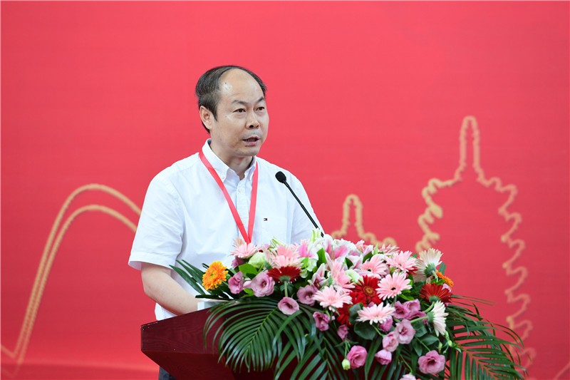 中國出版協(xié)會(huì )常務(wù)理事、陜西師大出版社董事長(cháng)兼社長(cháng)劉東風(fēng)致辭 李顯楊 攝.JPG