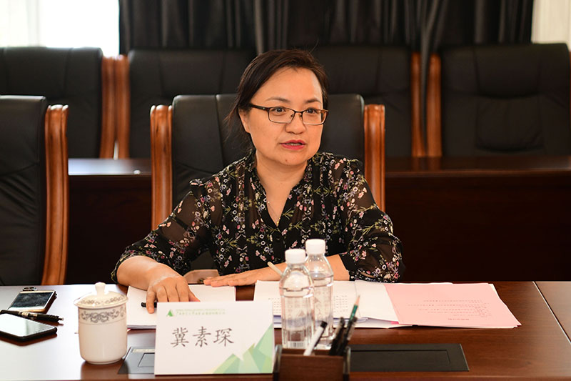 冀素琛講話(huà)（李顯楊 攝）.JPG