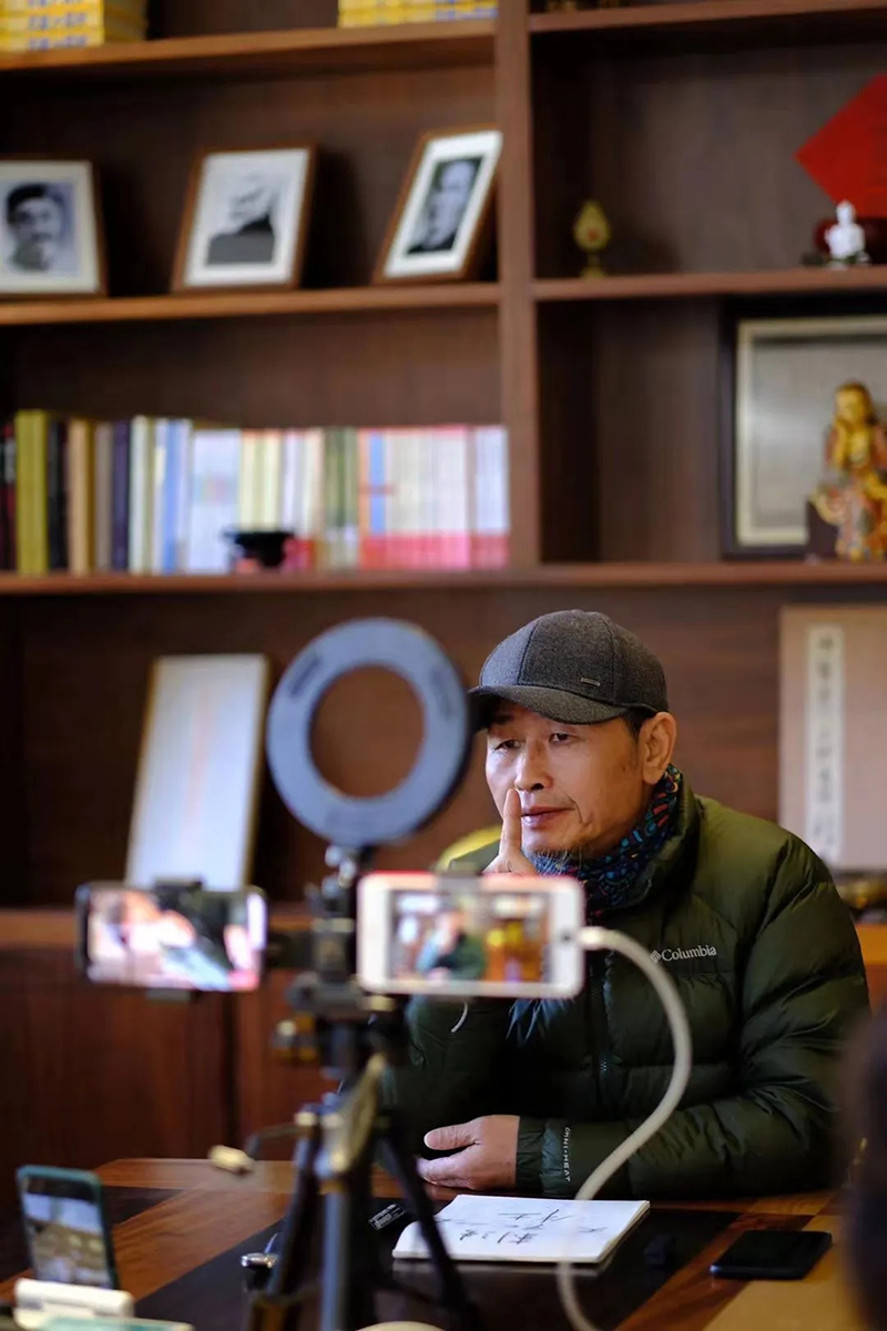 劉力紅進(jìn)行中醫防疫公益講座直播800（圖片來(lái)源：同有三和基金會(huì )）.jpg